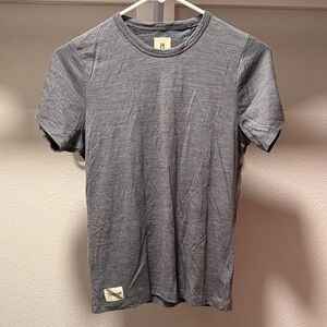 Tracksmith women’s HARRIER TEE 
Gravel Heather M